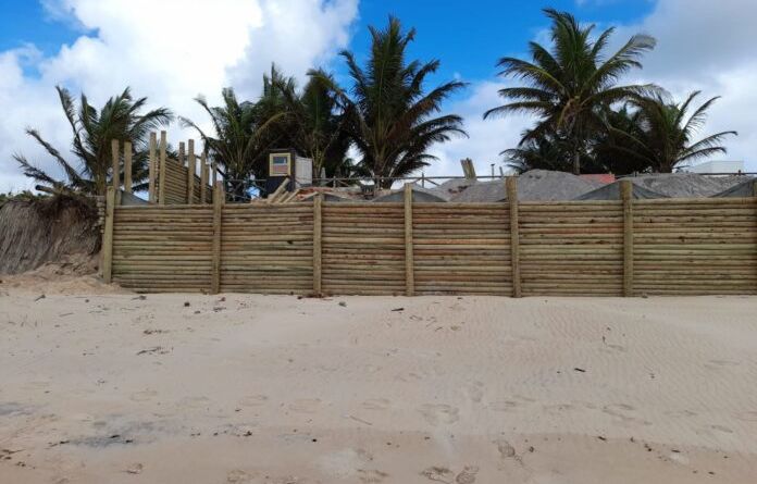 Sedur notifica Condomínio por ocupação irregular na Praia de Guarajuba 1