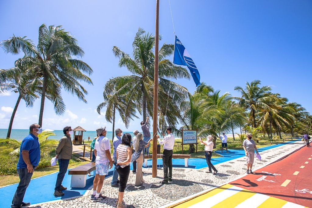 Itacimirim recebe pela primeira vez o certificado Bandeira Azul 1