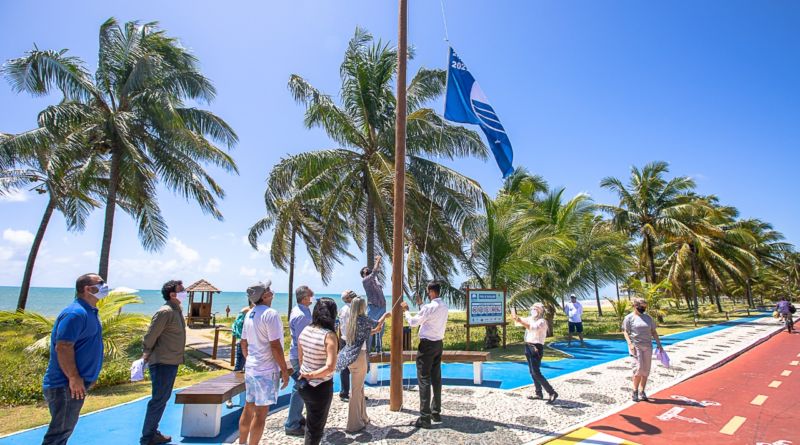 Itacimirim recebe pela primeira vez o certificado Bandeira Azul 1