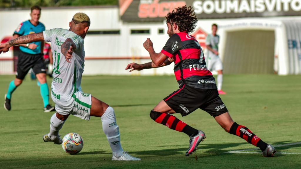 Vitória empata com a Chapecoense no Barradão e segue no Z-4 1