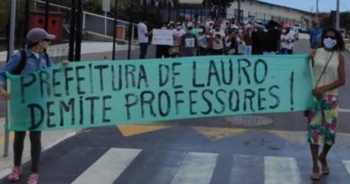 Demissões de Professores em Lauro de Freitas