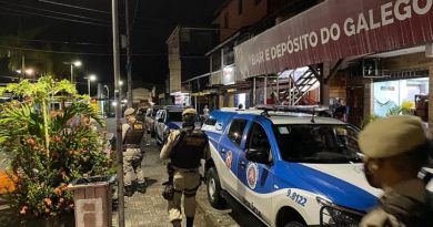 PM dispersa aglomerações na madrugada de sábado (13) em Lauro de Freitas 1