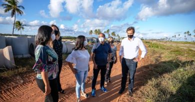 Prefeito Elinaldo visita novo empreendimento do Alphaville em Guarajuba 4