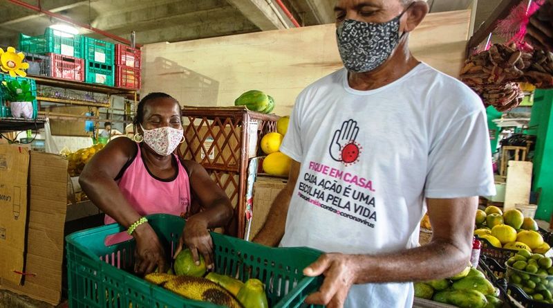 Sedes e comerciantes de Camaçari mantém projeto de doação de alimentos para pessoas carentes 1