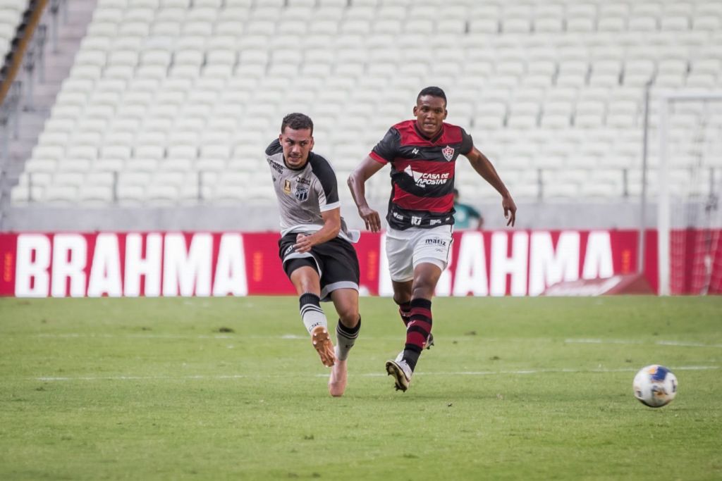 Vitória toma dois gols nos minutos finais e sofre a primeira derrota na Copa do Nordeste 4