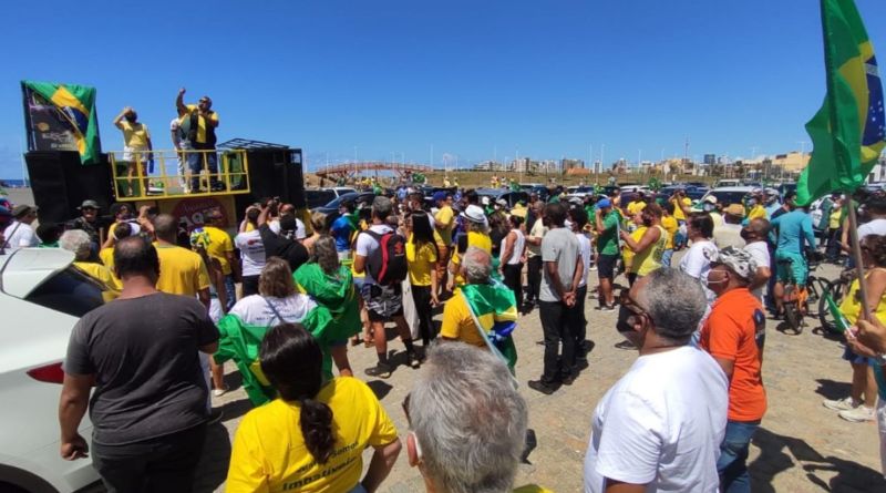 Manifestantes fazem carreata em Salvador contra medidas restritivas 1