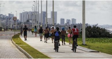 Soteropolitanos lotam a Orla de Salvador para se exercitar em meio às medidas restritivas 4