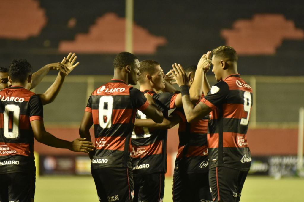 Vitória bate o Vitória da Conquista e melhora posição na tabela do Baianão 1