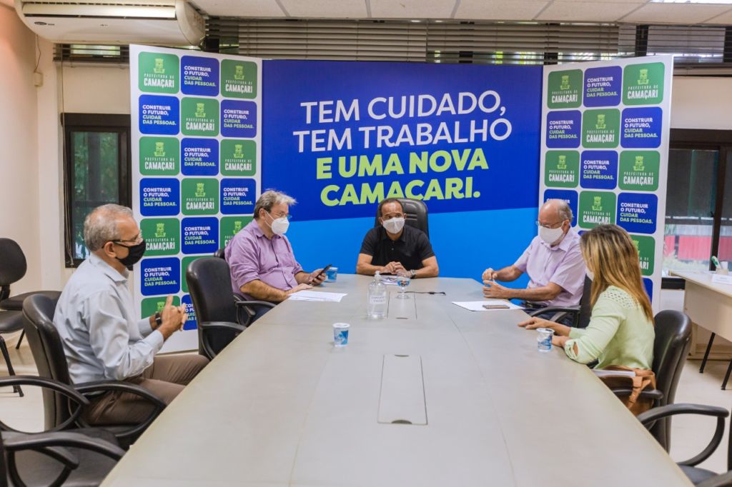 Prefeito discute projeto para conceder auxílio a segmentos culturais de Camaçari 1