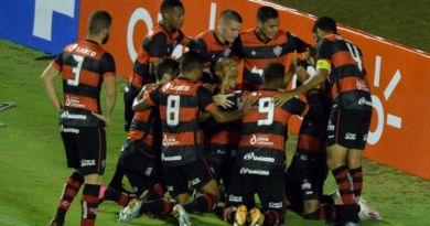 Vitória marca dois gols em cinco minutos e avança para 3ª Fase da Copa do Brasil 1