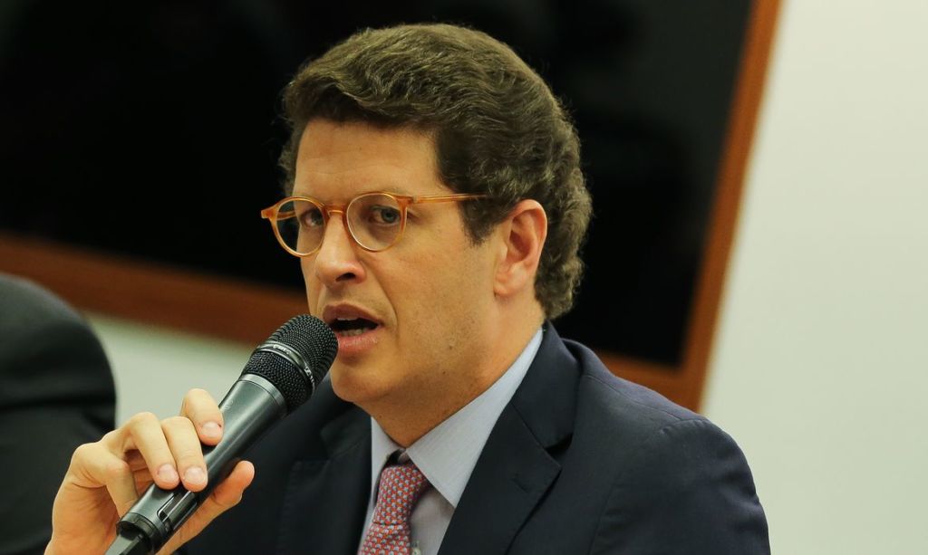 Salles se diz surpreso e classifica operação da PF de desnecessária 1