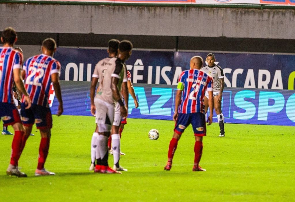 No apagar das luzes, Ceará vence o Bahia na primeira partida da final do Nordestão 1