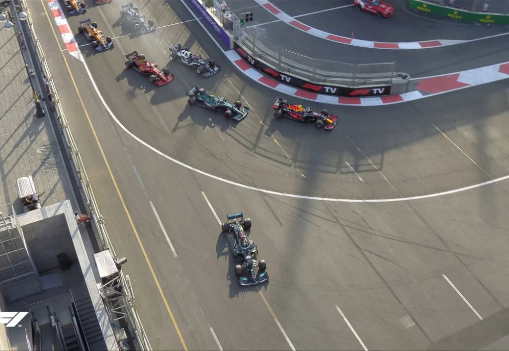 GP do Azerbaijão tem vitória de Pérez, batida de Verstappen e erro de Hamilton 1