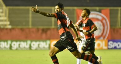 De virada, Vitória supera o Brusque e vence a primeira na Série B do Brasileiro 4