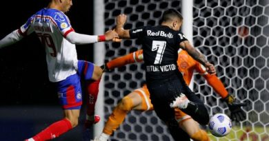 Bahia larga na frente, sofre virada e empata no fim com o Bragantino no Brasileirão 1