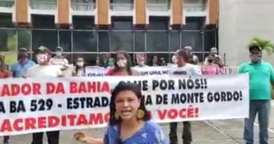 Moradores de Monte Gordo fazem protesto em frente a Governadoria do estado 3