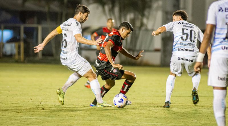 Vitória perde para o Grêmio e fica em situação difícil para avançar às quartas de final da Copa do Brasil 1