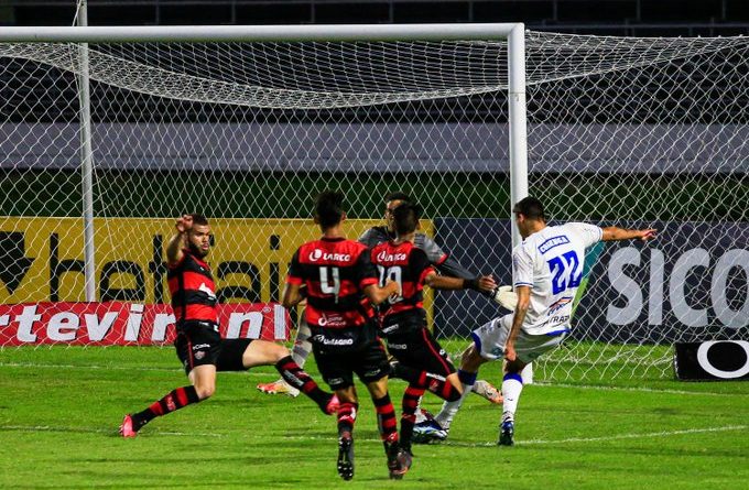 Vitória leva gol do CSA aos 44min do segundo tempo e segue sem vencer fora de casa na Série B 8