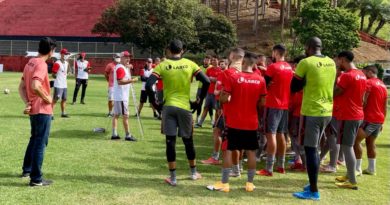 Wagner Lopes ajusta últimos detalhes para estreia no comando do Vitória 1