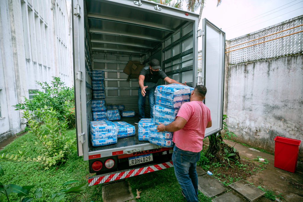 ONG realiza doação de fraldas descartáveis e lenços umedecidos para Prefeitura de Camaçari 1