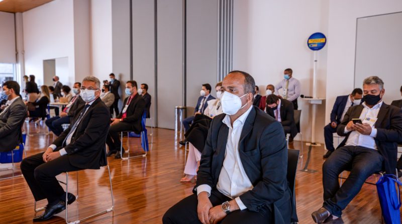 Elinaldo busca apoio de bancada federal para pautas prioritárias do município 1