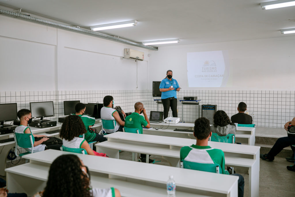 Com a presença das titulares da Setur, Projeto Turismo nas escolas retorna às salas de aulas em Camaçari 1