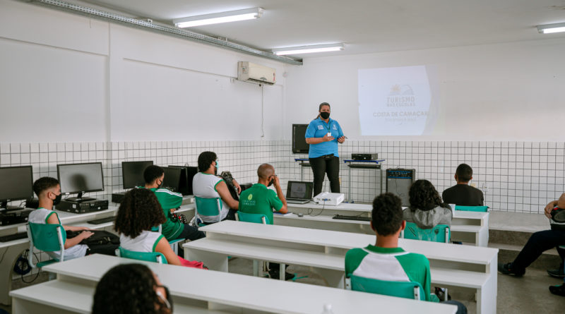 Com a presença das titulares da Setur, Projeto Turismo nas escolas retorna às salas de aulas em Camaçari 1