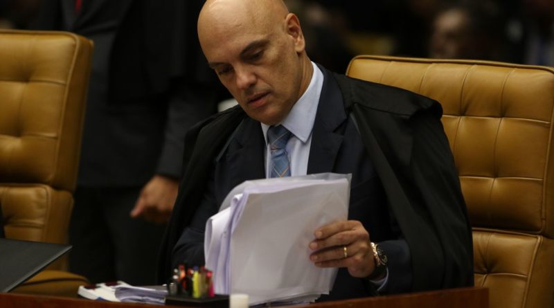 Moraes manda bloquear contas da Starlink por falta de representantes do X no Brasil