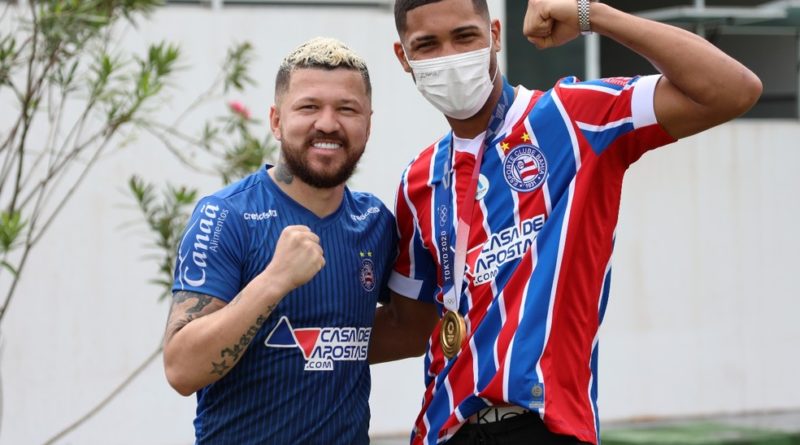 Hebert Conceição visita CT do Bahia e bate bola com jogadores 1