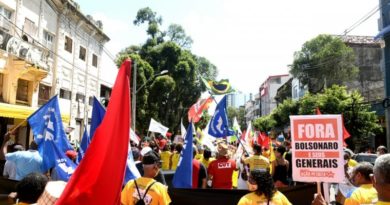 Partidos de esquerda realizam manifestação contra Bolsonaro em Salvador 4