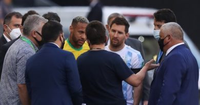 Jogo entre Brasil x Argentina é suspenso após Anvisa interromper partida 4