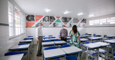 Elinaldo participa da cerimônia de entrega de duas escolas estaduais na Costa de Camaçari 3