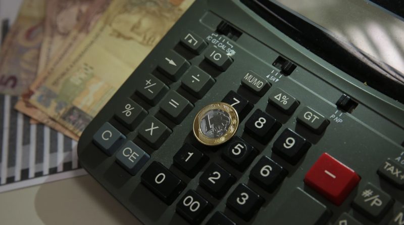 Reajuste salarial fica abaixo da inflação em agosto 1