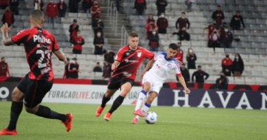 Bahia surpreende o Athletico e volta a vencer no Brasileirão 2