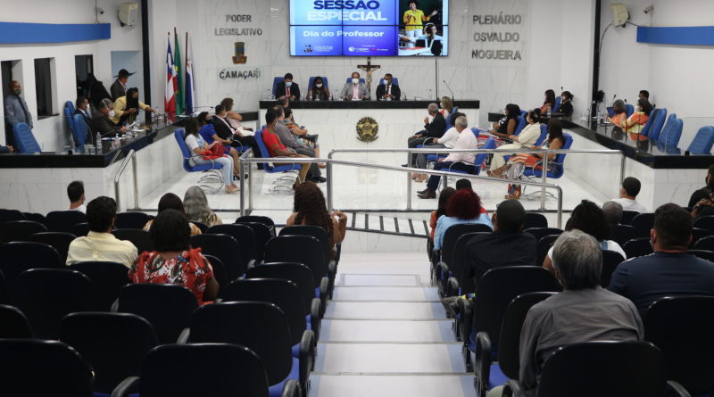 Câmara de Camaçari realiza sessão especial em homenagem aos professores de Camaçari 1