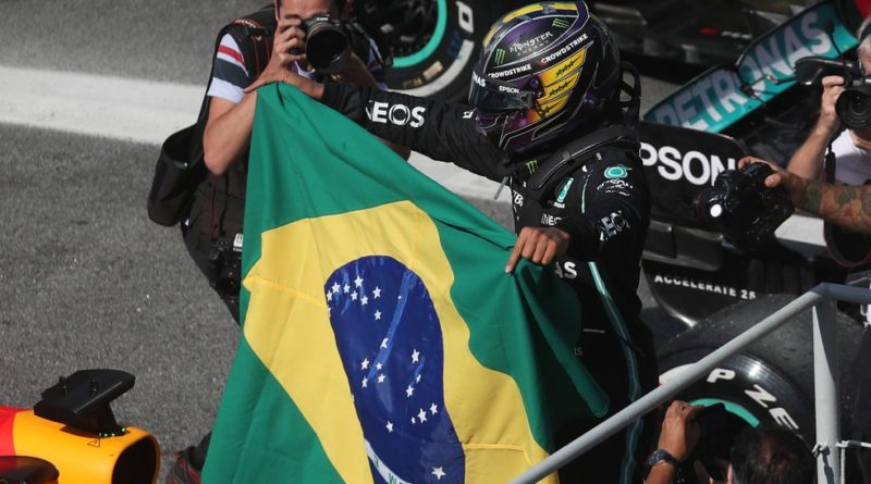 Hamilton se impõe em duelo contra Verstappen e vence GP do Brasil de Fórmula 1 1