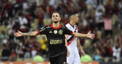 Flamengo vence o Atlético-GO e retoma a vice-liderança do Brasileiro 4