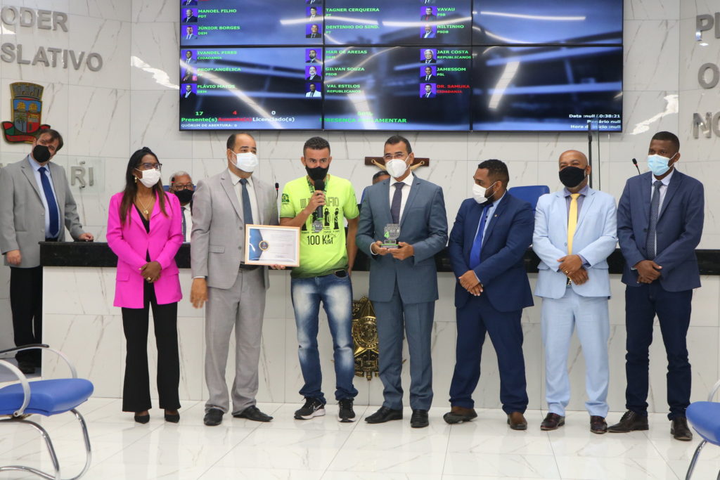 Vereadores homenageiam atletas moradores de Abrantes na sessão desta quinta (25) 1