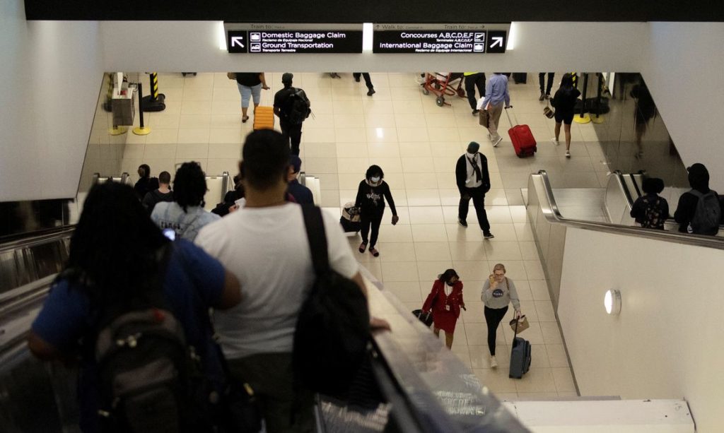 Governo anuncia quarentena de cinco dias para viajantes não vacinados 1