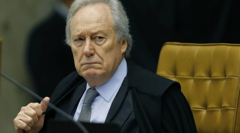 Lewandowski manda governo vacinar crianças antes das aulas 1