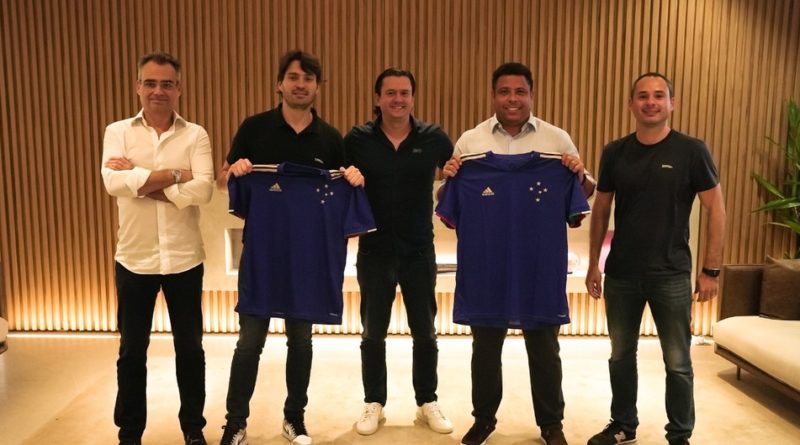 Ronaldo Fenômeno anuncia compra do Cruzeiro por R$ 400 milhões 1