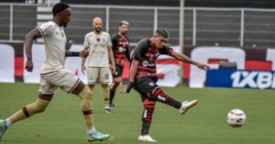 Jacuipense se favorece com expulsão de zagueiro rubro-negro e comanda jogo contra o Vitória no Barradão 3