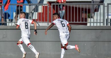 Em jogo equilibrado, Vitória bate o Barcelona de Ilhéus na Arena Cajueiro 2