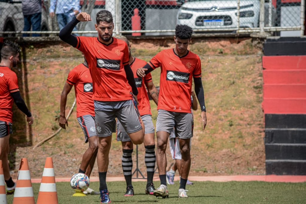 Vitória finaliza preparação para duelo com o Atlético neste sábado 1