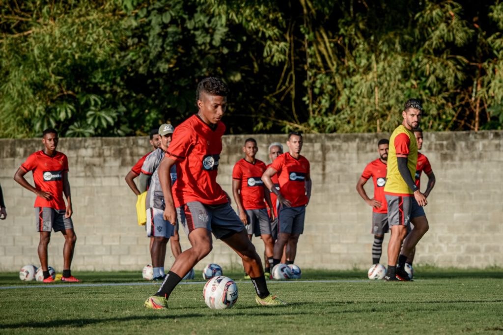 Vitória reforça treino de finalização para botar a bola dentro das redes 1