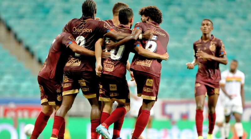 Após ter ônibus atacado por vândalos antes da partida, Bahia supera clima tenso e vence o Sampaio Corrêa pela Copa do Nordeste 10