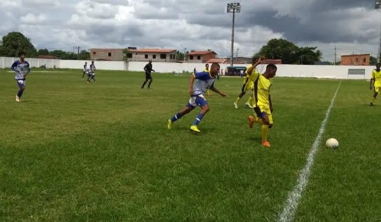 Campeonatos de futebol de bairro movimenta o final de semana na Orla de Camaçari 7