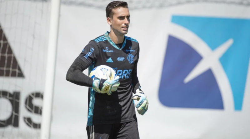 Goleiro César desembarca em Salvador para assinar contrato com o Bahia 3