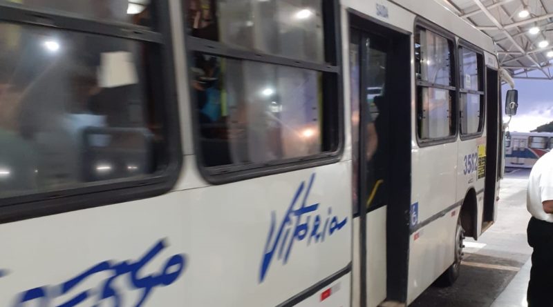 Usuários do transporte público de Abrantes cobram por mais ônibus nos primeiros horários nas linhas que circulam para Estação Aeroporto e Lapa 1