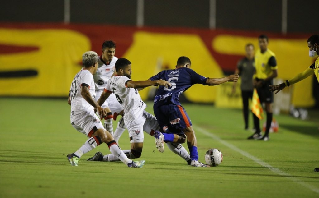 Vitória e Bahia vencem seus jogos, mas fica pelo caminho na primeira fase do Baianão 1